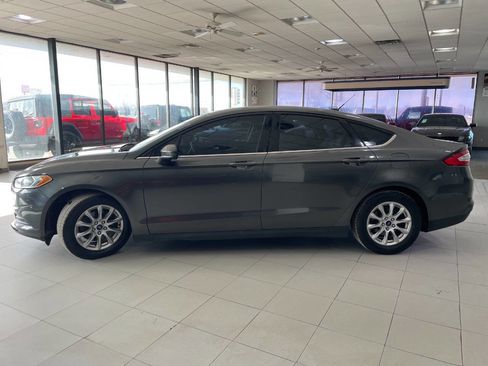 Used 2016 Ford Fusion S image 4