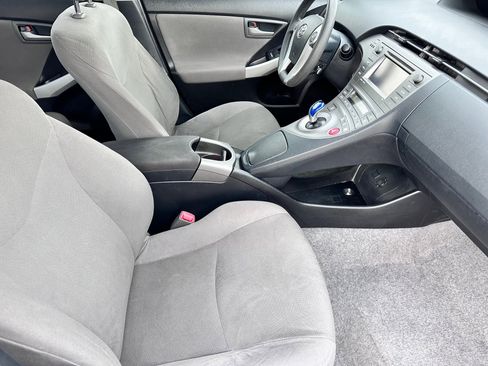 Used 2013 Toyota Prius Three image 10