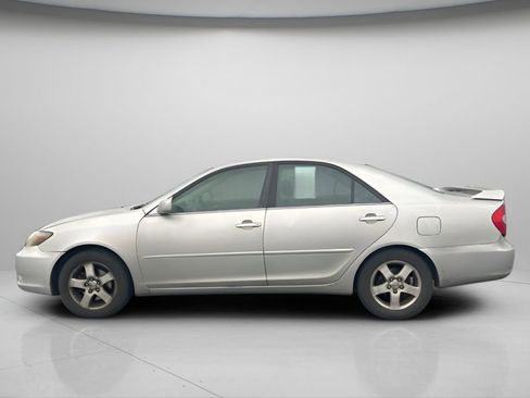 Used 2004 Toyota Camry SE image 8