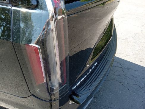 Used 2023 Cadillac Escalade Sport w/ Touring Package AWD/4WD image 8