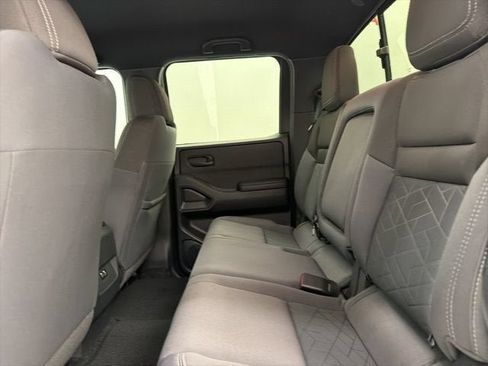 Used 2026 Nissan Frontier SV w/ Tow Package RWD image 23