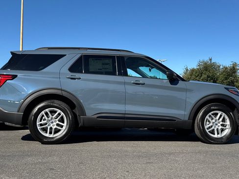 New 2026 Ford Explorer Active AWD/4WD image 4