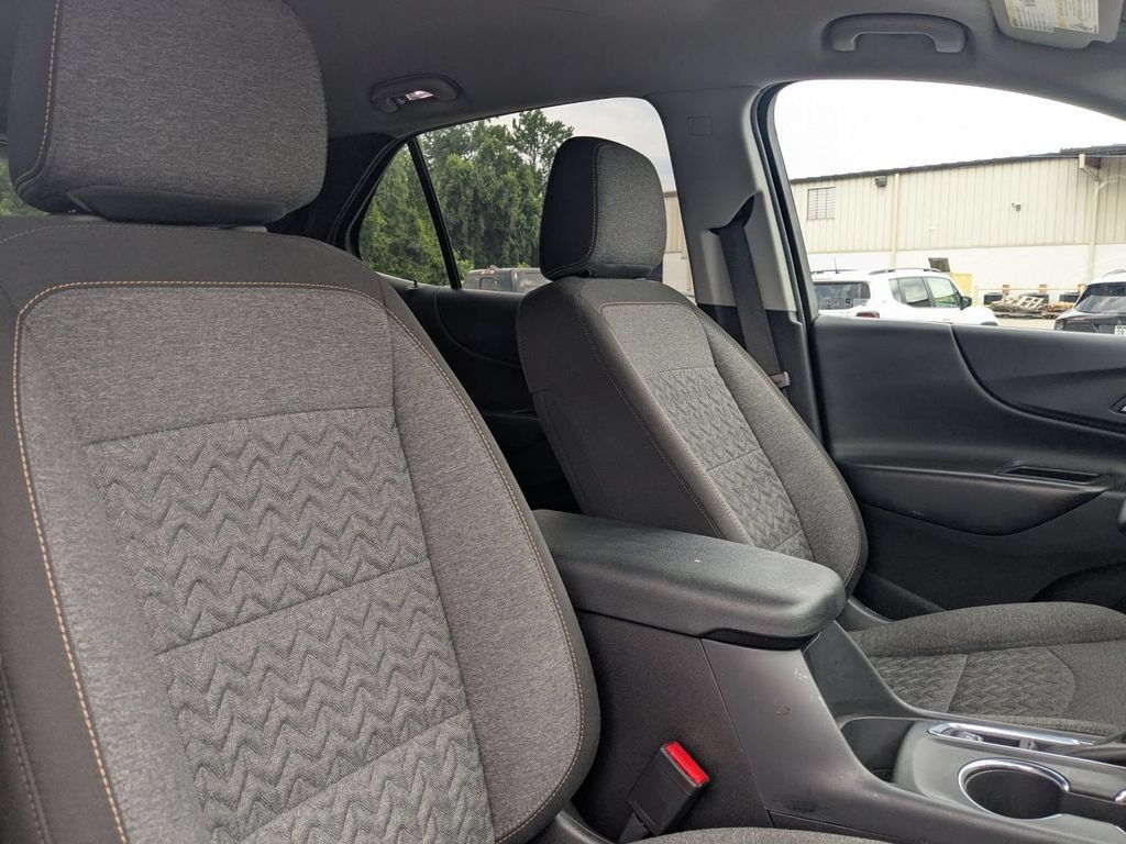 Used 2024 Chevrolet Equinox LT AWD/4WD image 35