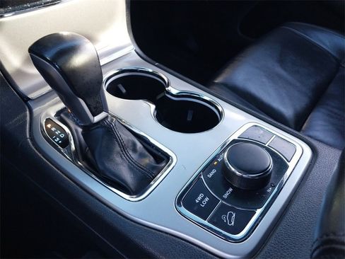 Used 2022 Jeep Grand Cherokee Limited image 18