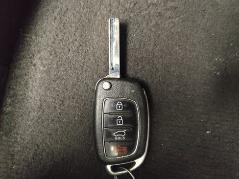 Used 2018 Hyundai Santa Fe Sport AWD/4WD image 32