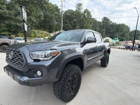 Used 2017 Toyota Tacoma TRD Off-Road w/ Tow Package (A/T) AWD/4WD image 23