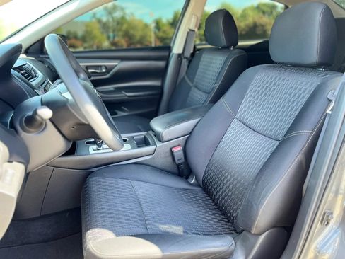 Used 2016 Nissan Altima 2.5 S w/ Power Driver Seat Package FWD image 10