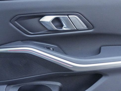 Used 2023 BMW 330i Sedan w/ M Sport Package image 32