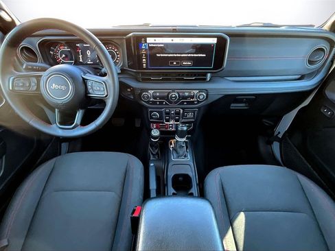 Used 2024 Jeep Wrangler Unlimited Rubicon image 13