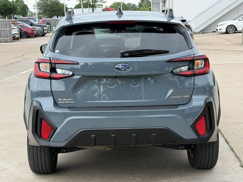 Used 2024 Subaru Crosstrek 2.0i Premium image 5