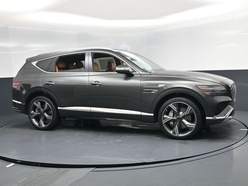 Used 2025 Genesis GV80 3.5T Prestige image 2