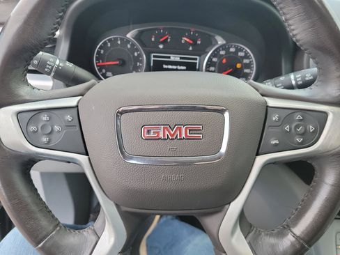 Used 2018 GMC Acadia SLT image 38