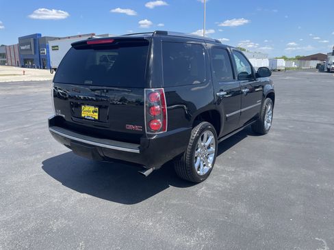 Used 2014 GMC Yukon Denali AWD/4WD image 8