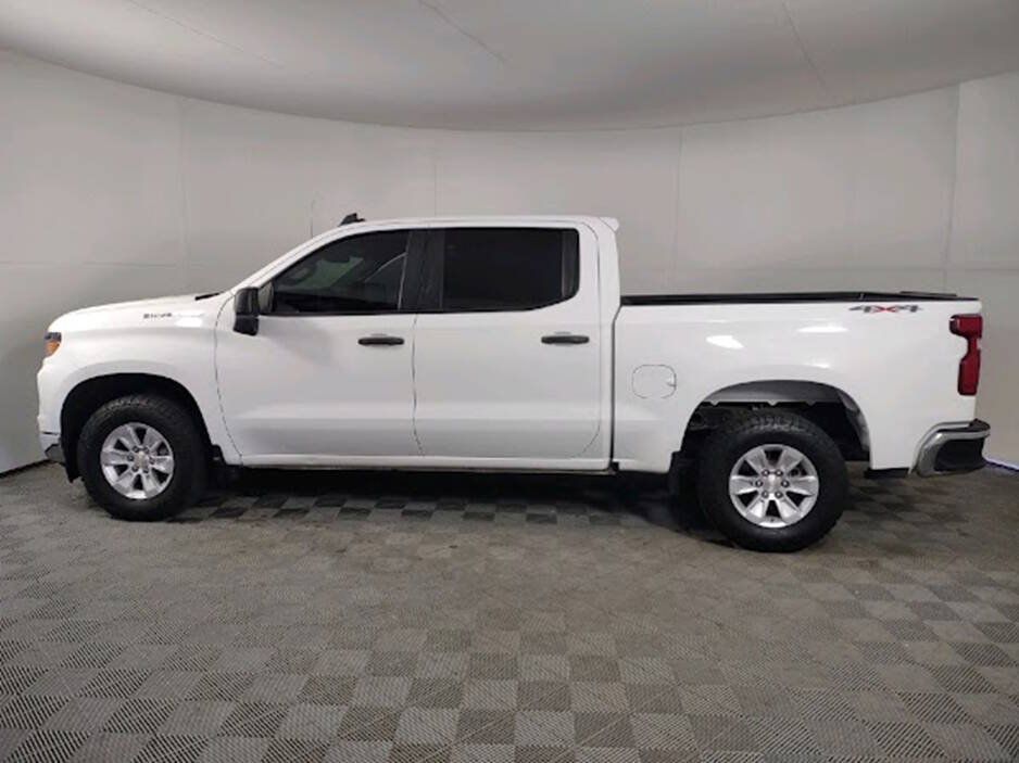 Used 2022 Chevrolet Silverado 1500 W/T w/ Trailering Package AWD/4WD image 5