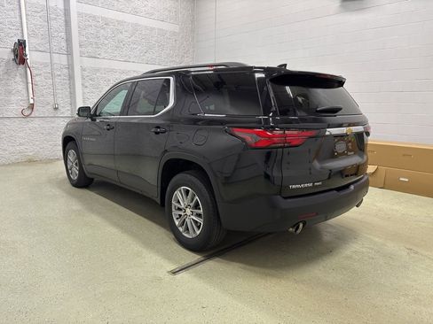 Used 2023 Chevrolet Traverse LT w/ Rear Camera Mirror Package image 6