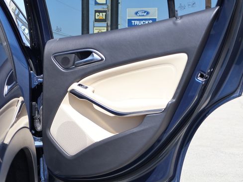 Used 2020 Mercedes-Benz GLA 250 4MATIC image 45