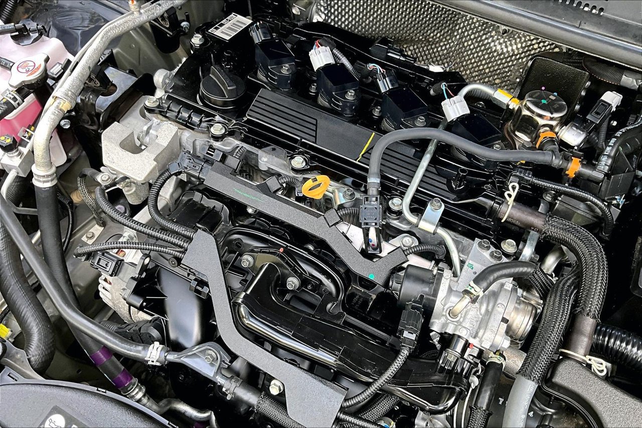 Used 2025 Toyota Corolla LE FWD image 32