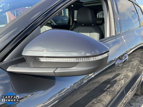 Used 2025 Audi Q6 e-tron Premium w/ Convenience Package image 86