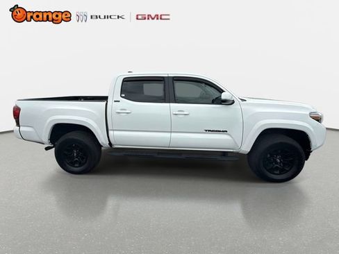 Used 2022 Toyota Tacoma SR5 w/ Technology Package RWD image 2