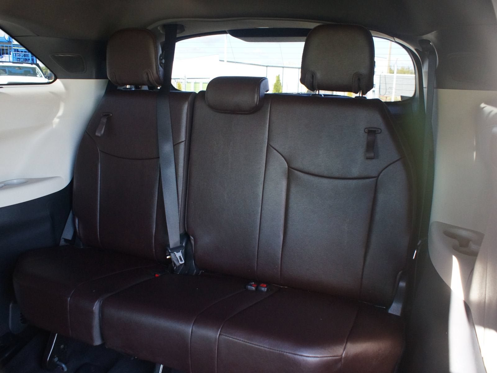 Used 2023 Toyota Sienna Platinum FWD image 17