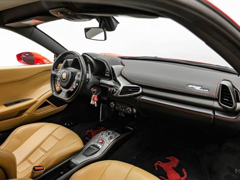 Used 2014 Ferrari 458 Italia Coupe RWD image 57