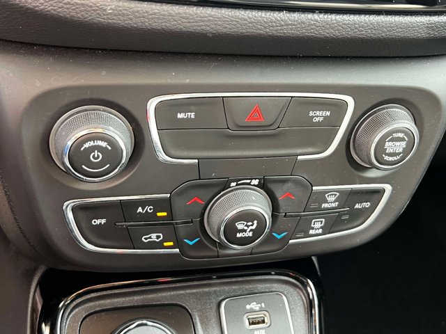 Used 2020 Jeep Compass Limited w/ Luxury Seat Group AWD/4WD image 29