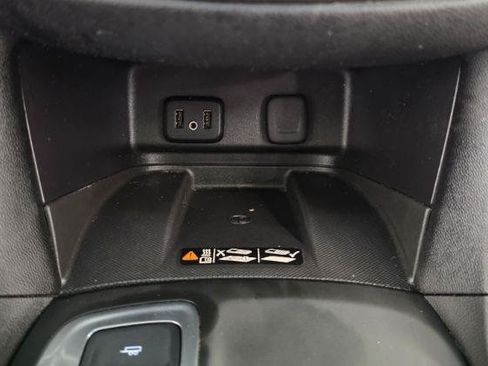 Used 2018 Chevrolet Equinox Premier FWD image 26