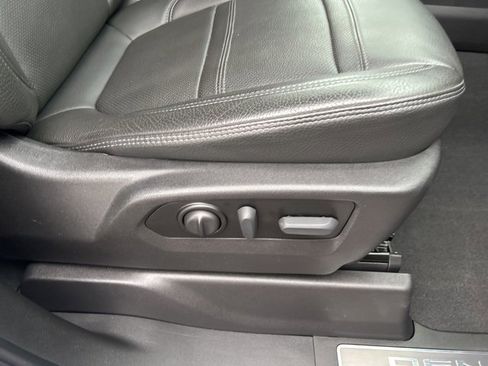 Used 2022 GMC Sierra 1500 Denali w/ Denali Premium Package image 9