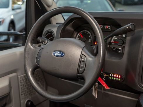 Used 2014 Ford E-350 and Econoline 350 Super Duty image 21