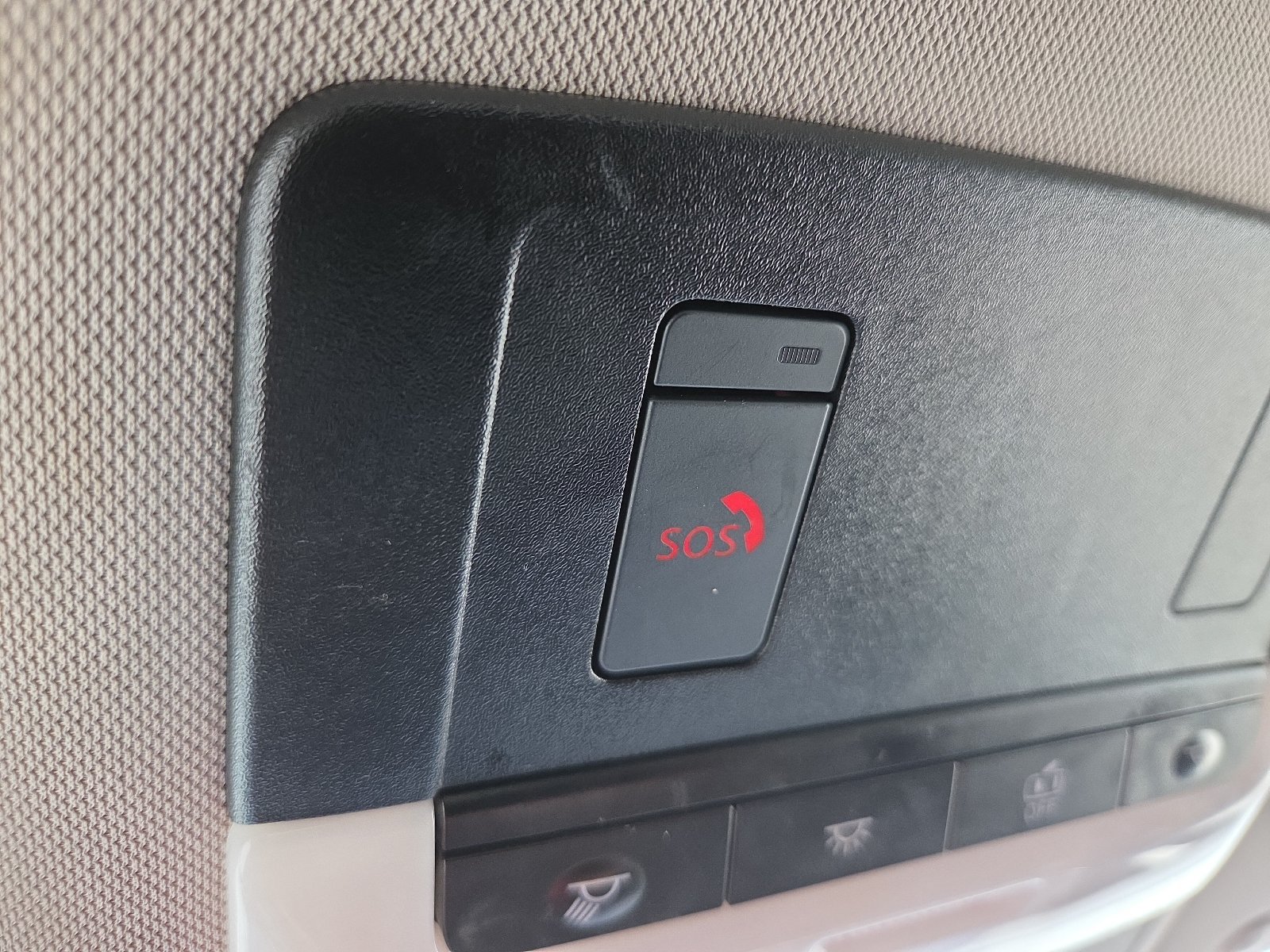 Used 2025 Nissan Rogue SV AWD/4WD image 22