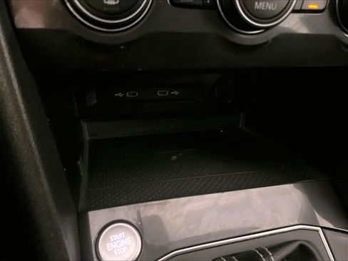 Used 2021 Volkswagen Tiguan SE w/ Panoramic Sunroof Package AWD/4WD image 26
