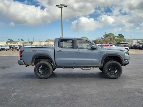 Used 2025 Nissan Frontier PRO-4X image 7
