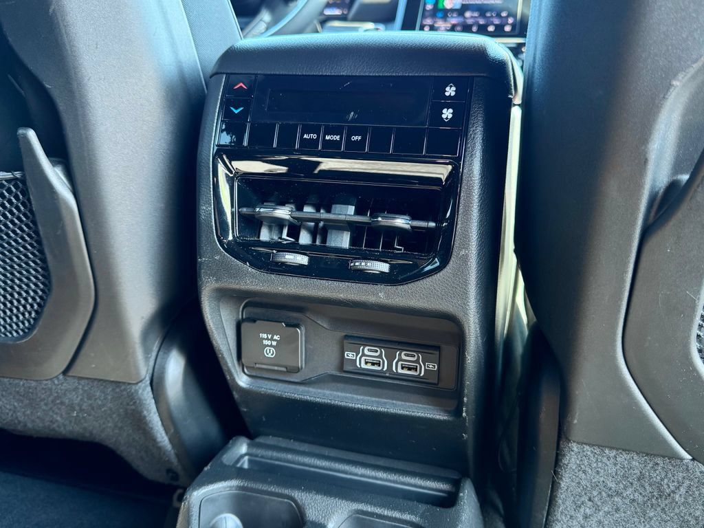 Used 2024 Jeep Grand Cherokee L Laredo AWD/4WD image 15