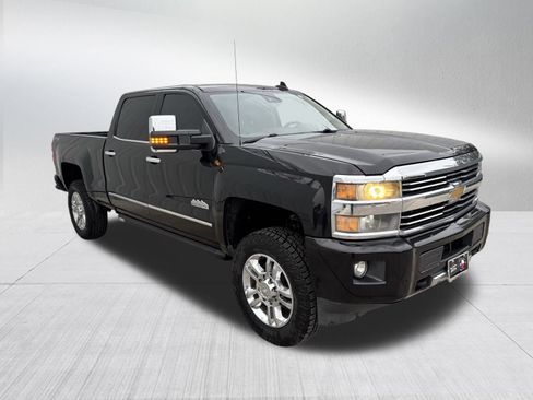 Used 2016 Chevrolet Silverado 2500 High Country w/ High Country Premium Package image 3