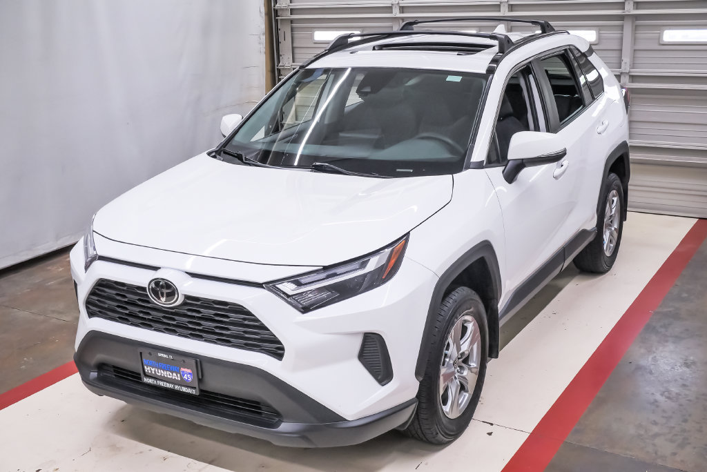 Used 2024 Toyota RAV4 XLE w/ Convenience Package FWD image 1