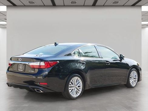 Used 2018 Lexus ES 350 w/ Luxury Package w/Wood Trim FWD image 5