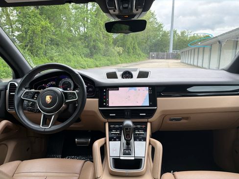 Certified 2023 Porsche Cayenne S AWD/4WD image 11