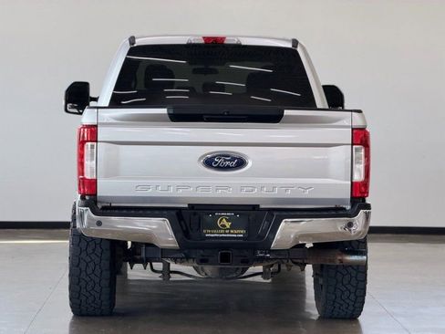 Used 2018 Ford F250 XLT w/ XLT Premium Package AWD/4WD image 6