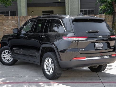 Used 2022 Jeep Grand Cherokee Laredo w/ Luxury Tech Group I image 20