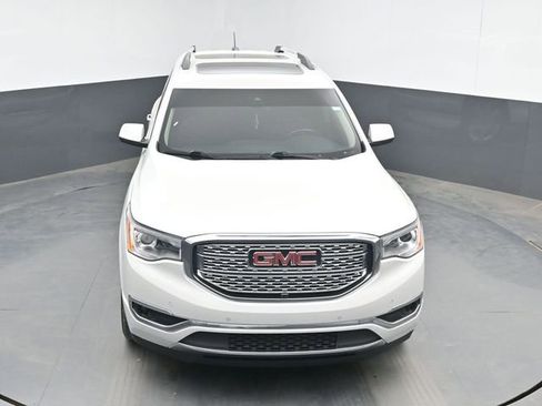Used 2018 GMC Acadia Denali w/ Technology Package FWD image 14