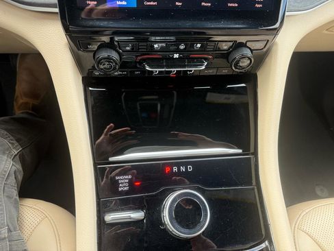 Used 2023 Jeep Grand Cherokee L Limited w/ Luxury Tech Group II AWD/4WD image 17