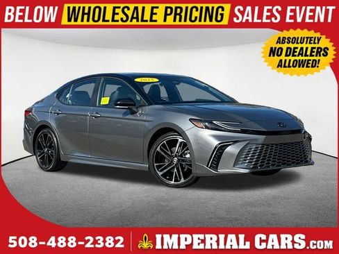 Used 2025 Toyota Camry XSE FWD image 1