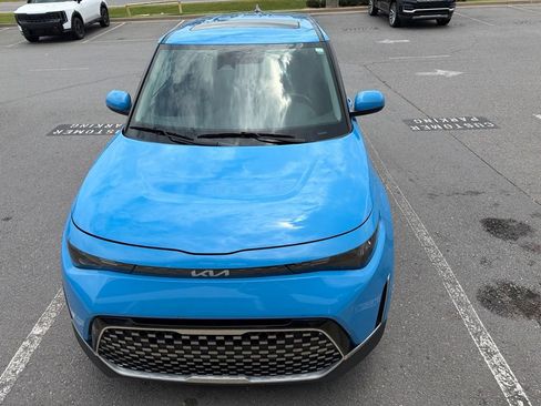 Used 2023 Kia Soul EX FWD image 2