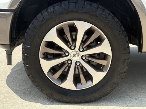 Used 2018 Ford F150 King Ranch w/ Equipment Group 601A Luxury AWD/4WD image 12
