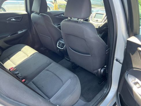 Used 2018 Chevrolet Malibu LT image 12