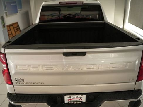 Used 2021 Chevrolet Silverado 1500 LT w/ Z71 Off-Road Package image 8