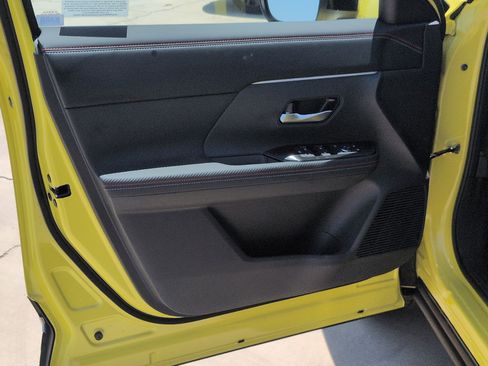 New 2026 Nissan Kicks SR FWD image 13