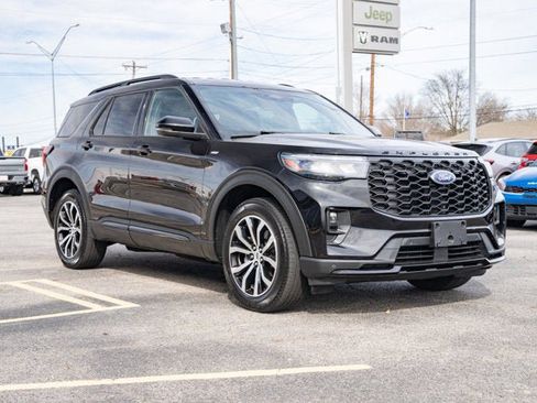 Used 2025 Ford Explorer ST-Line image 7