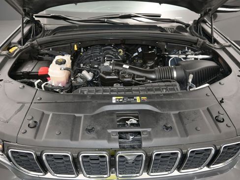 Used 2024 Jeep Grand Cherokee L Limited w/ Luxury Tech Group II image 12