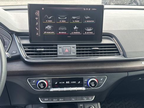 Used 2023 Audi Q5 2.0T Premium w/ Convenience Package AWD/4WD image 25